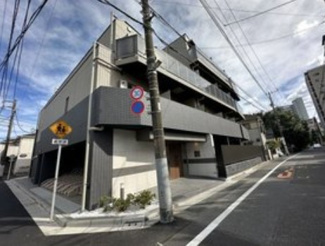 【外観】 | 鉄筋コンクリート造のがっちりとした建物。