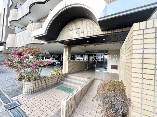 大阪市城東区永田３丁目の賃貸マンションのエントランス