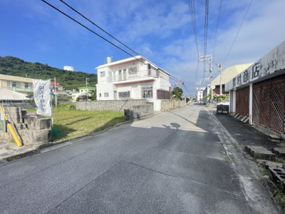 【前面道路含む現地写真】 | うるま市与那城平安座（全2区画） | 南西側5.6m♪