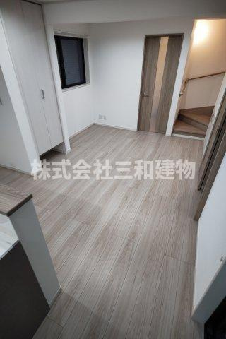 成増１丁目貸家の居間・リビング