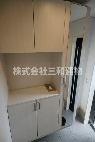 成増１丁目貸家の玄関