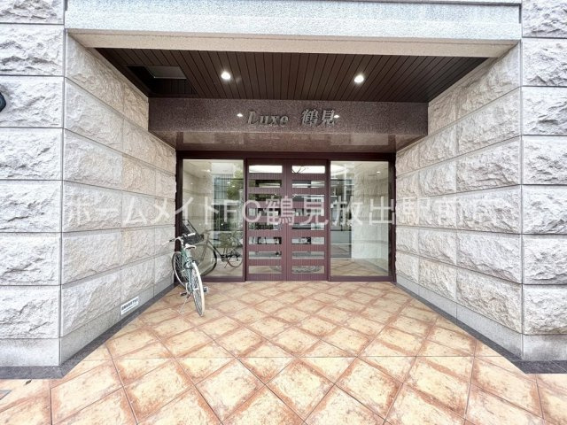 大阪市城東区今福東３丁目の賃貸マンションのエントランス