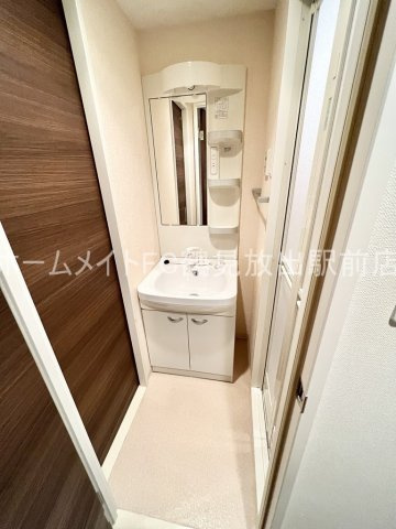 大阪市城東区今福東３丁目の賃貸マンションの洗面所