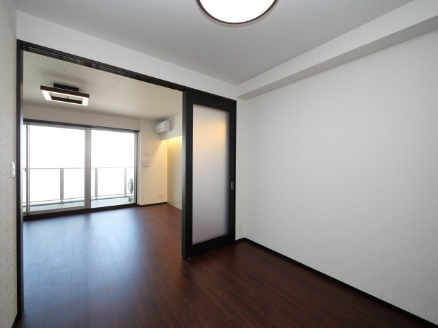 プレジオ三国ASIANの洋室