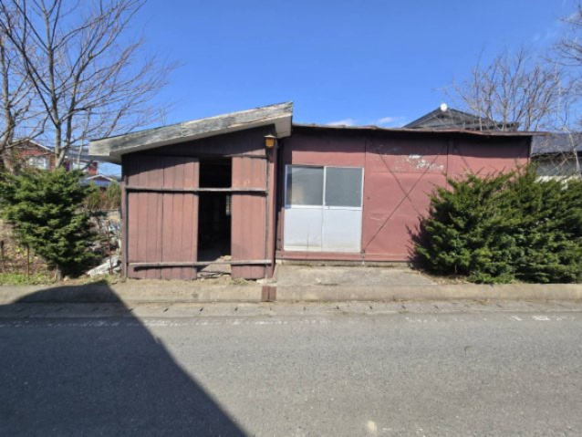 上北郡おいらせ町瓢の外観|敷地内（105番9）に小屋がありますが、お引渡し前までに解体してお引渡し致します。