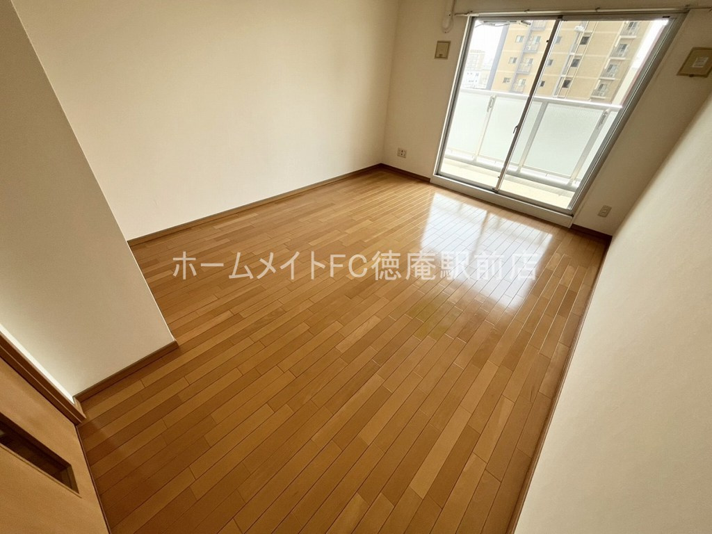 東大阪市高井田西６丁目の賃貸マンションの洋室