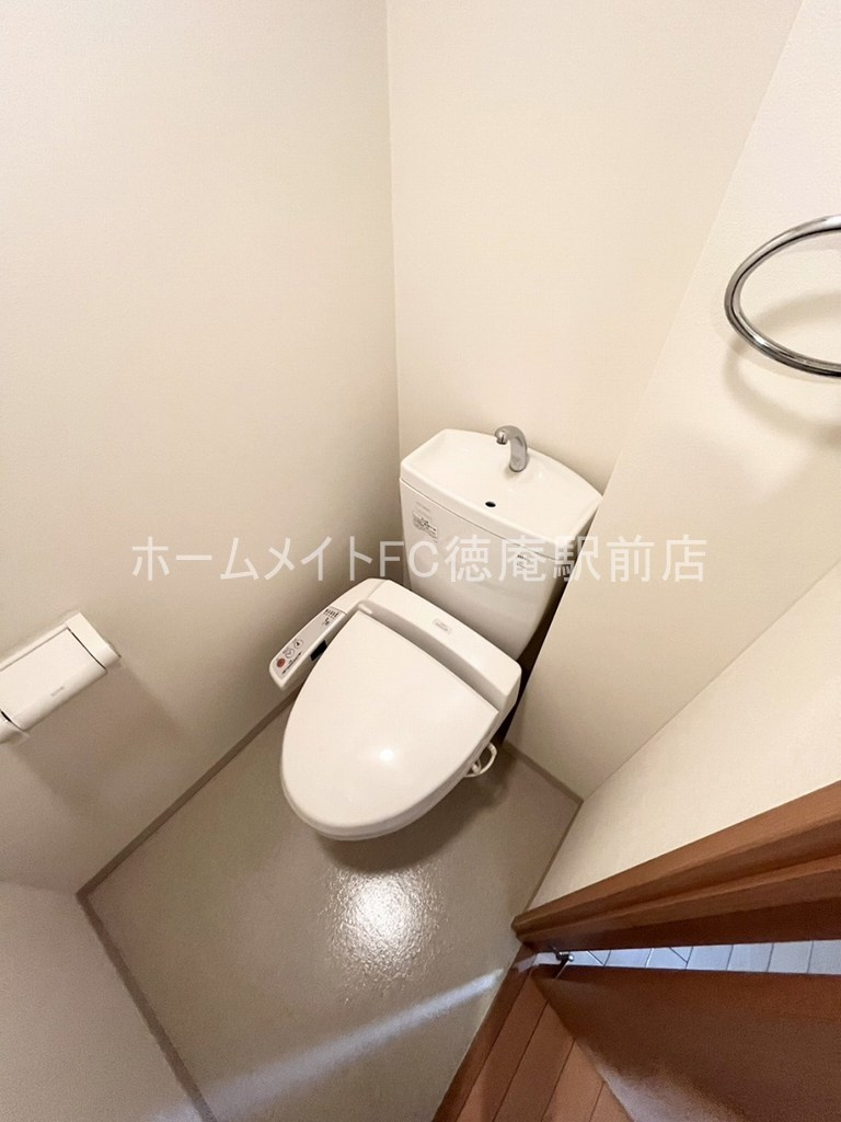 東大阪市高井田西６丁目の賃貸マンションのトイレ