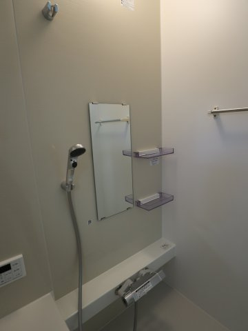 《仲介手数料無料》岩槻区本丸１丁目13-4(全1戸)新築一戸建てずっとプラスの浴室|撮影日 2025年7月20日 17:00 晴れ