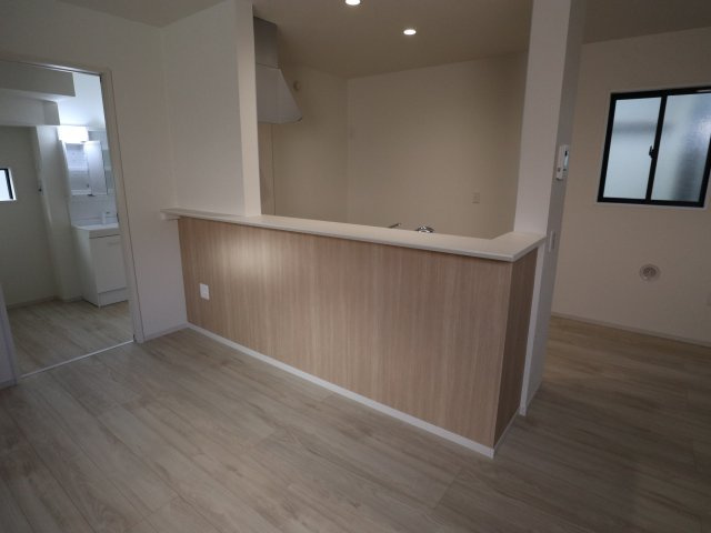 【キッチン】 | 《仲介手数料無料》岩槻区本丸１丁目13-4(全1戸)新築一戸建てずっとプラス | 撮影日 2025年7月20日 17:00 晴れ