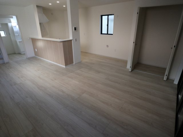 【キッチン】 | 《仲介手数料無料》岩槻区本丸１丁目13-4(全1戸)新築一戸建てずっとプラス | 撮影日 2025年7月20日 17:00 晴れ