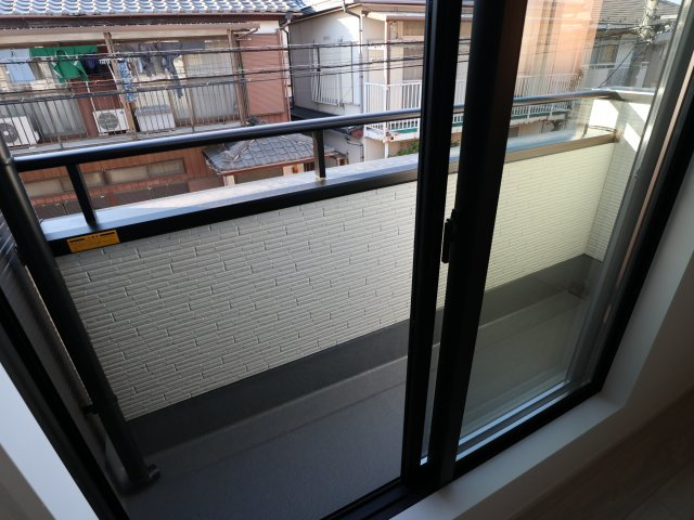 《仲介手数料無料》岩槻区本丸１丁目13-4(全1戸)新築一戸建てずっとプラスのバルコニー|撮影日 2025年7月20日 17:00 晴れ