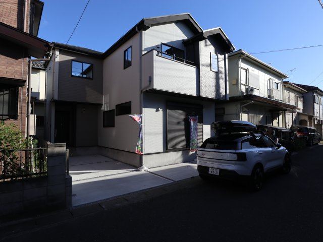 【外観】 | 《仲介手数料無料》岩槻区本丸１丁目13-4(全1戸)新築一戸建てずっとプラス | 撮影日 2025年7月20日 17:00 晴れ