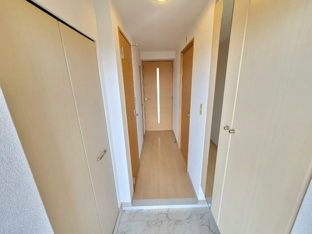 コイヌール・アベリア館の玄関