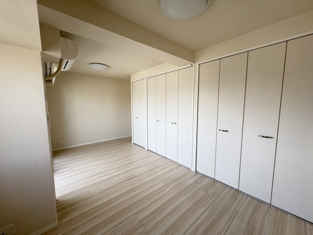 〇ル・サンク旭橋の洋室