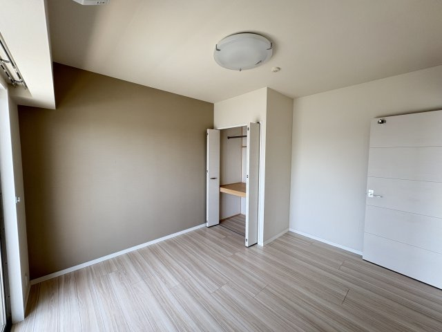 〇ル・サンク旭橋の洋室