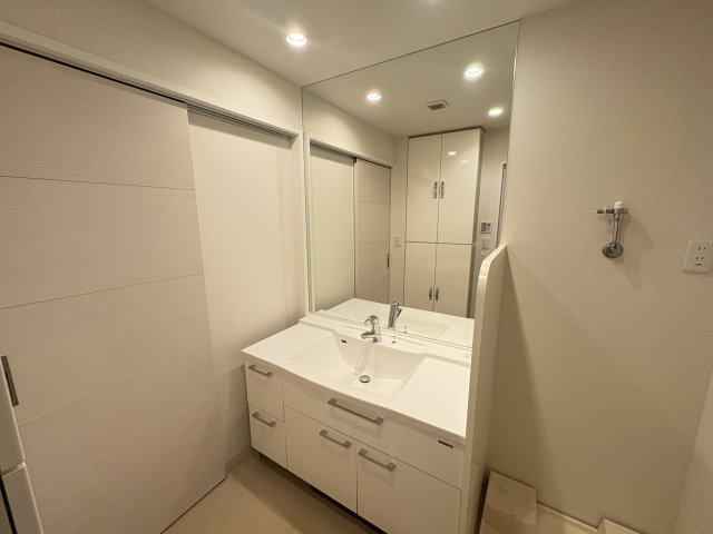 〇ル・サンク旭橋の独立洗面台