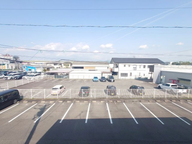 セントラルバレイ元宮の駐車場