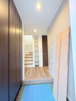 【玄関】 | 川越市南大塚1丁目　新築分譲　西武新宿線『南大塚駅』徒歩14分　【大東東小学区】