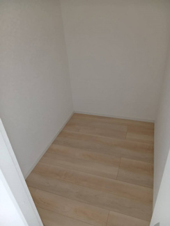 【収納】 | 海老名市上今泉4丁目  1号棟 第34 | 洋室7.5帖WIC