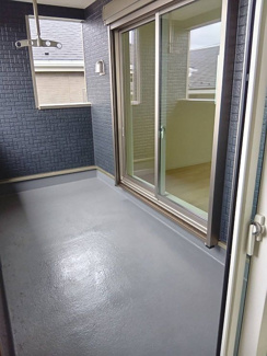 【バルコニー】 | 海老名市上今泉4丁目  1号棟 第34 | 洋室8帖・2階ホールの2箇所から行き来できるインナーバルコニー