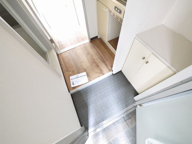 フラッツ郡山の玄関