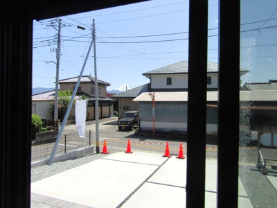 【駐車場】 | エンゼルハウス南アルプス市十五所① | 駐車場です（リビングから富士山見えます）