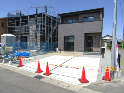 【駐車場】 | エンゼルハウス南アルプス市十五所① | カースペースがあります