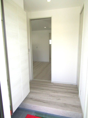 【玄関】 | エンゼルハウス南アルプス市十五所① | 毎日通る玄関はこちらです