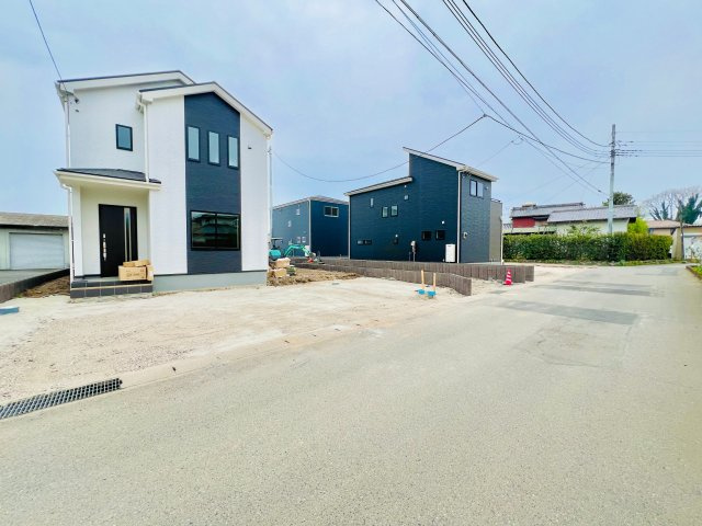 玉村町上福島の前面道路含む現地写真|車の通りも少なく、駐車も楽々♪