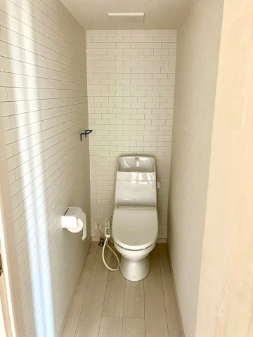 宇多津町平山　リフォーム戸建のトイレ