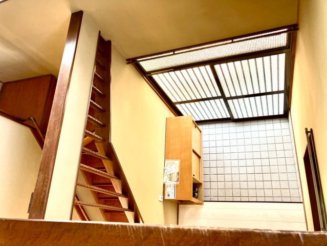 宇多津町平山　リフォーム戸建の玄関