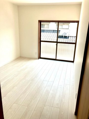 宇多津町平山　リフォーム戸建の洋室