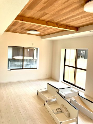 宇多津町平山　リフォーム戸建の居間・リビング