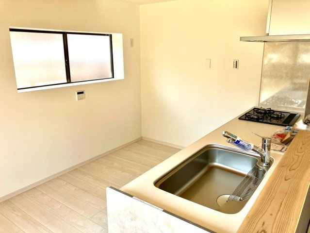 宇多津町平山　リフォーム戸建のキッチン