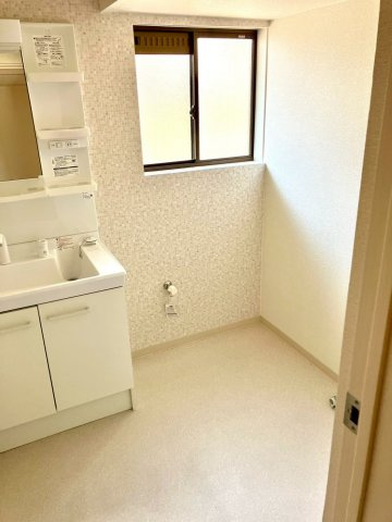 宇多津町平山　リフォーム戸建の洗面所