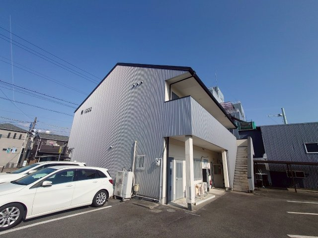栄１０００の外観