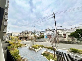 【バルコニー】 | プレミスト山科椥辻ザ・テラス | 【眺望】一度、実際にご覧になってみませんか？暮らしやすい周辺環境も含め、スタッフがご案内いたします。お家探しの第一歩としてでも大丈夫です(^^)/お気軽にお問い合わせ下さい♪