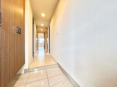 【玄関】 | プレミスト山科椥辻ザ・テラス | 〈こちらの物件〉に興味がある方はお気軽にお問い合わせ下さい！月々のお支払い希望額からお客様が購入可能な物件の価格をシミュレーション致します(*´▽｀*)