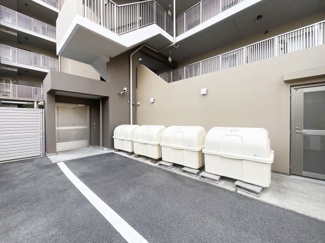 【その他共用部分】 | プレミスト山科椥辻ザ・テラス | 【敷地内ゴミ置場】（株）ゆいホームでは、ご購入・ご売却・住宅ローンなどのあらゆるご相談にお応えします。 もちろん相談は無料です！まずはお気軽にお電話下さい。