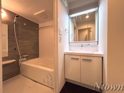 【洗面所】 | GranVia浄心 | 忙しい朝には欠かせない洗面所です