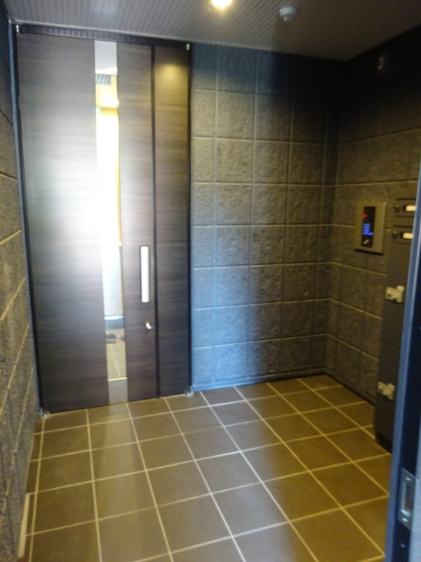 ＳＥＬ　ＢＬＵＥ　ＹＯＮＯのエントランス