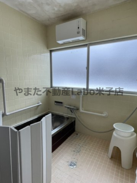 日野郡日野町舟場中古戸建の浴室