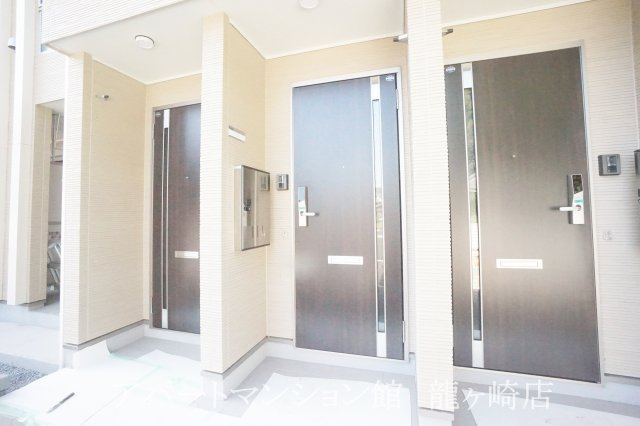 コンフォールの玄関