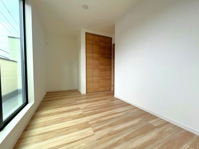 ♪弊社売主仲介手数料無料　新築戸建　2号棟（川崎区池上新町2丁目）全3棟の洋室|個人の部屋や寝室として使える洋室です