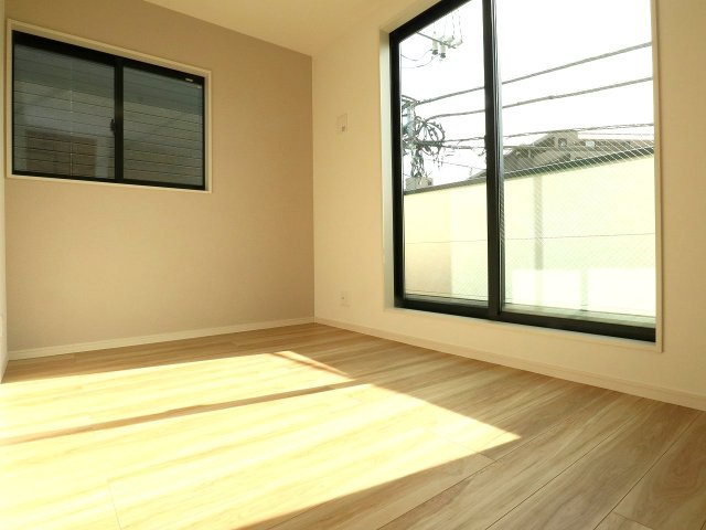 ♪弊社売主仲介手数料無料　新築戸建　2号棟（川崎区池上新町2丁目）全3棟の洋室|落ち着いた色調の洋室です