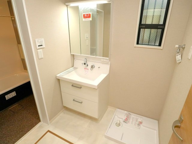 ♪弊社売主仲介手数料無料　新築戸建　2号棟（川崎区池上新町2丁目）全3棟の独立洗面台|使いやすい独立洗面台です