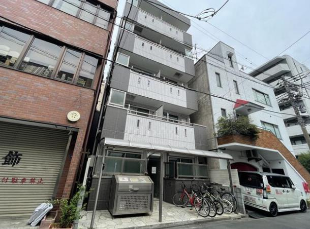 LaraFranc本所蔵前の外観