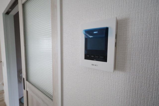 《仲介手数料無料》蓮田市桜台２丁目15-3(全1戸)新築一戸建てリガーレのセキュリティ|撮影日 2025年9月18日 15:10 雨