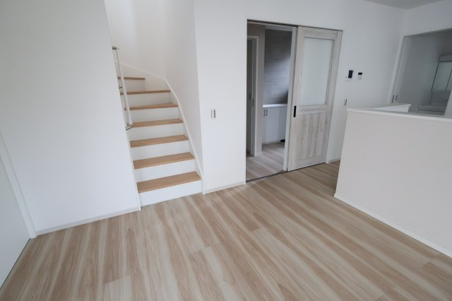 《仲介手数料無料》蓮田市桜台２丁目15-3(全1戸)新築一戸建てリガーレの内装|撮影日 2025年9月18日 15:10 雨