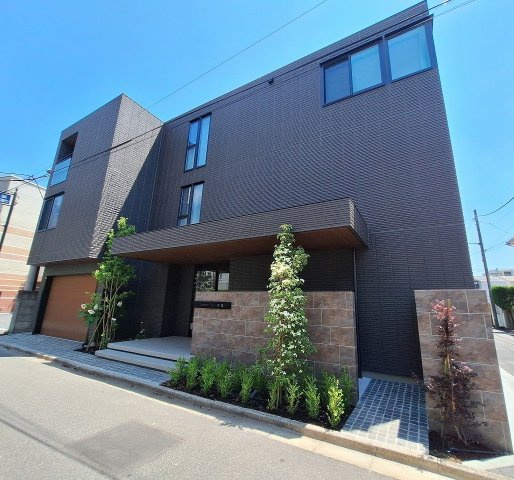 Ｕｒｂａｎ　Ｔｒａｉｌ　荻窪のエントランス|★新築★耐火・耐震性優れた旭化成ヘーベルメゾン★